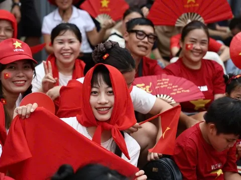 Thủ tướng yêu cầu phục vụ miễn phí bánh mì, nước uống cho Nhân dân xem diễu binh