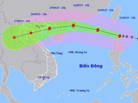 Siêu bão Ragasa áp sát Biển Đông, cảnh báo mưa lớn diện rộng ở Bắc và Trung Bộ