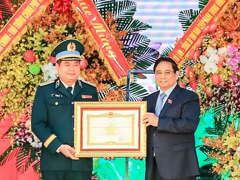 “Lá chắn thép giữa bầu trời Tổ quốc”