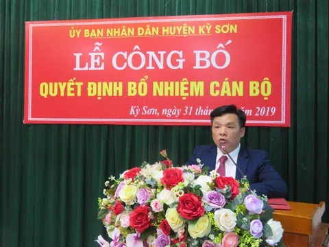 Trưởng phòng GD & ĐT ở Nghệ An xin xuống làm "Hiệu phó" vì lí do sức khỏe