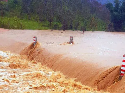 Khẩn trương ứng phó, giảm thiểu thiệt hại do mưa lớn, lũ quét và sạt lở đất