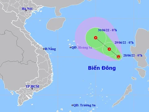 Vùng áp thấp vào Biển Đông, miền Bắc mưa dông