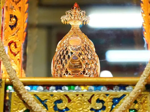 Đà Nẵng đón xá lợi Phật: Hàng trăm nghìn người kính lễ trong trang nghiêm