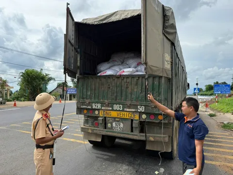  Phòng CSGT Công an Tỉnh Kon Tum: Dấu ấn tích cực trong công tác đảm bảo trật tự ATGT