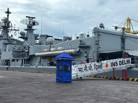 Đoàn tàu Hải quân Ấn Độ Ins Delhi thăm TP. Đà Nẵng
