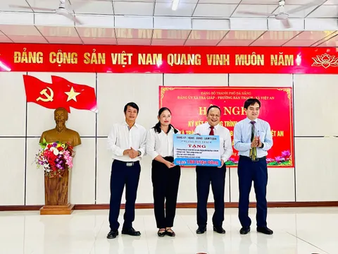 Phường Bàn Thạch trao tặng xã Trà Giáp hơn 200 triệu đồng an sinh xã hội