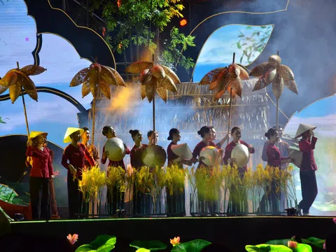 Khai mạc Festival Dân ca Ví, Giặm Nghệ Tĩnh năm 2023: “Ví, Giặm - Tinh hoa tỏa sáng”