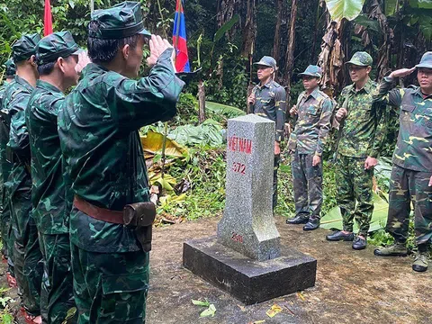 Tuần tra song phương biên giới Việt Nam - Lào