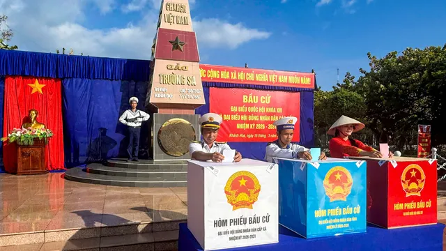 Cử tri Trường Sa cùng cử tri cả nước tham gia “Ngày hội non sông”