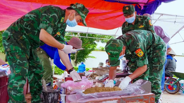 Xuyên Quốc Khánh, tìm lại đồng đội