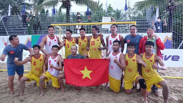 Bóng ném Việt Nam giành HCV SEA Games 31 có 8 thạc sĩ kiêm xe ôm công nghệ