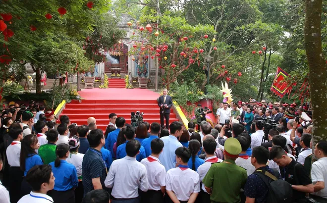 Tổng Bí thư, Chủ tịch nước Tô Lâm gặp gỡ, nói chuyện với bà con tại Đền Hùng