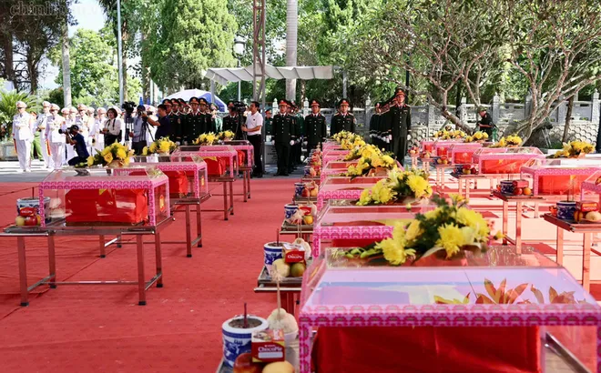 Xúc động lễ viếng, lễ truy điệu và an táng 34 hài cốt liệt sĩ tại Nghĩa trang Liệt sĩ Vị Xuyên