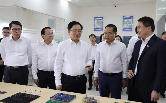 Phó Thủ tướng Hồ Quốc Dũng: Đại học Quốc gia TP. Hồ Chí Minh cần tập trung nguồn lực, làm chủ công nghệ lõi