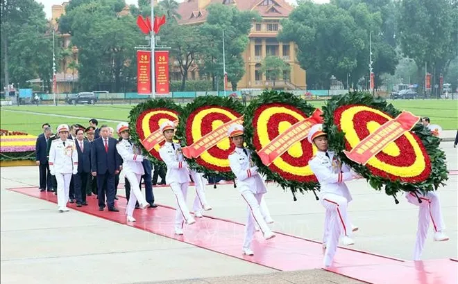 Lãnh đạo Đảng, Nhà nước vào Lăng viếng Chủ tịch Hồ Chí Minh nhân kỷ niệm 81 năm Quốc khánh